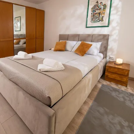 Point - Two Bedroom With Balcony Pula