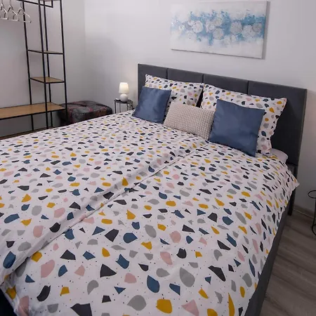 Apartment Point - Two Bedroom With Balcony