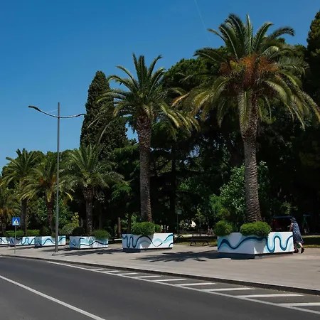 Point - Two Bedroom With Balcony Apartment Pula